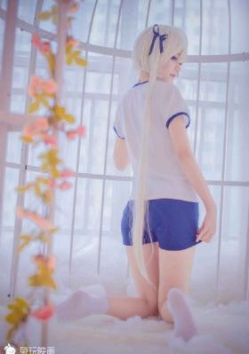 欧美比基尼喷血_DVD动漫免费观看