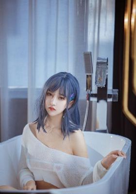 欧美简约大衣街拍_BD免费高清观看