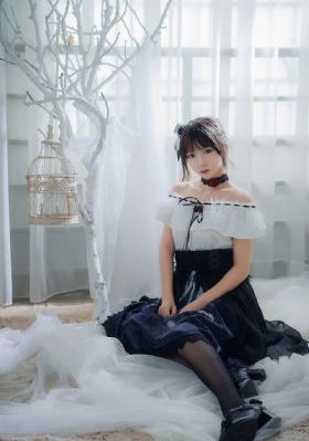 欧美吻戏激烈吻胸床戏揉胸_DVD免费在线播放