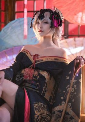 欧美艾薇面包车_BD国语免费观看视频
